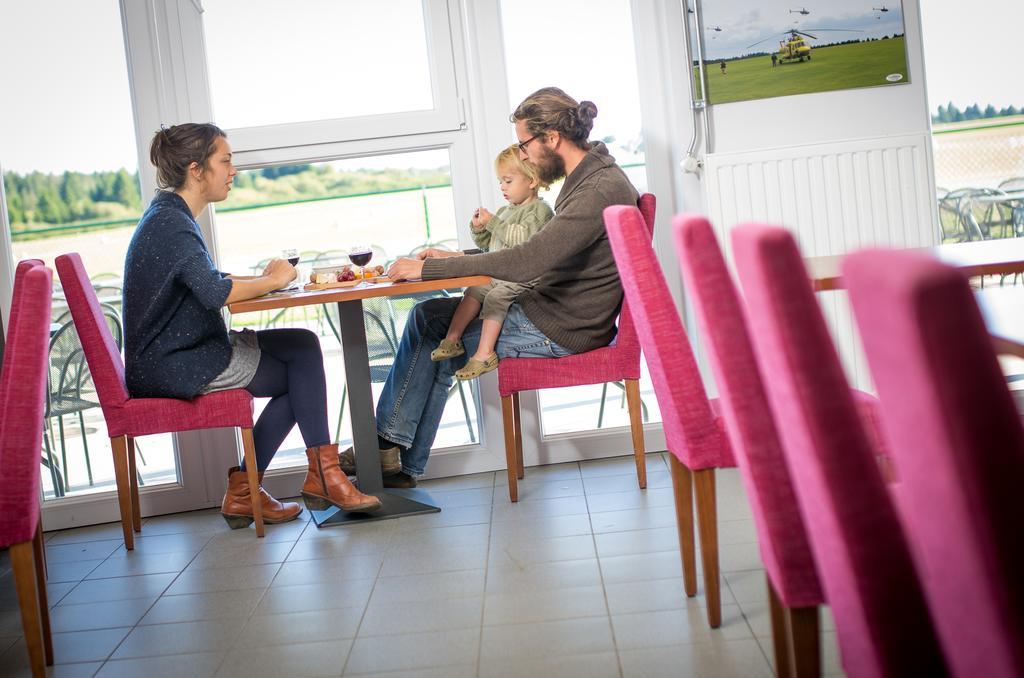 Hotel Les 100 Ciels Saint-Hubert Zewnętrze zdjęcie