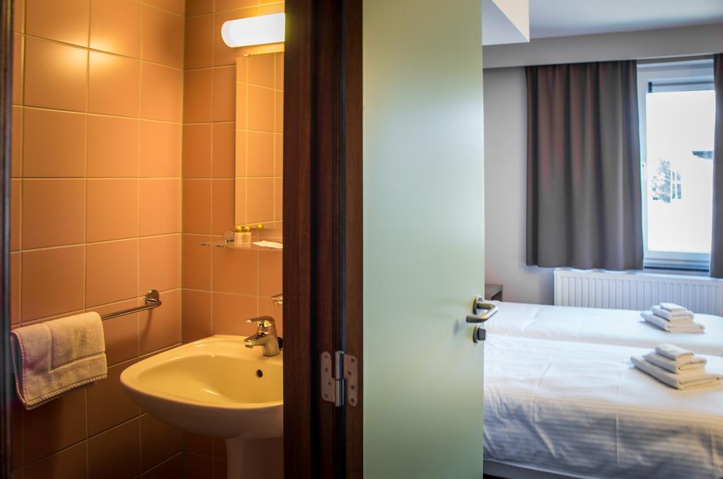 Hotel Les 100 Ciels Saint-Hubert Zewnętrze zdjęcie