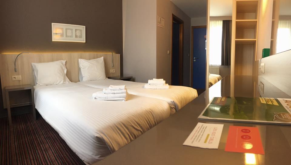 Hotel Les 100 Ciels Saint-Hubert Zewnętrze zdjęcie
